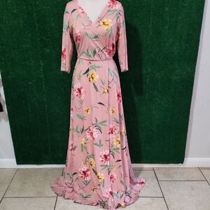 Chic Floral Maxi Dress in Pink